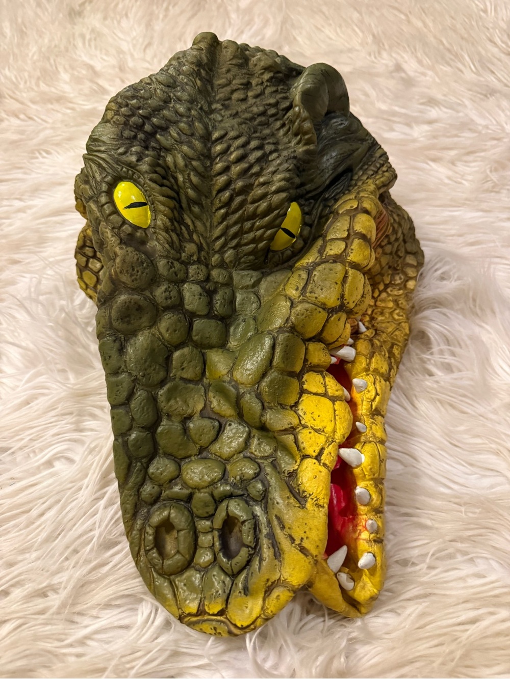 Adults crocodile mask (E9)